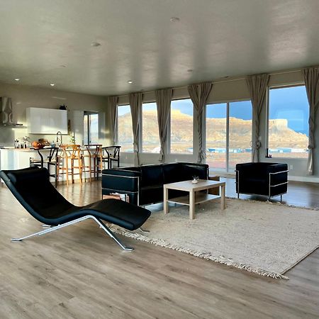 Page Arizona Border Town- Grand Serenity Room With Mesa Views Big Water Exterior photo